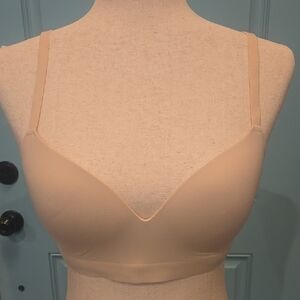 Soma Enbliss Seamless 36B Bra with Plunging Neckline and Adjustable straps